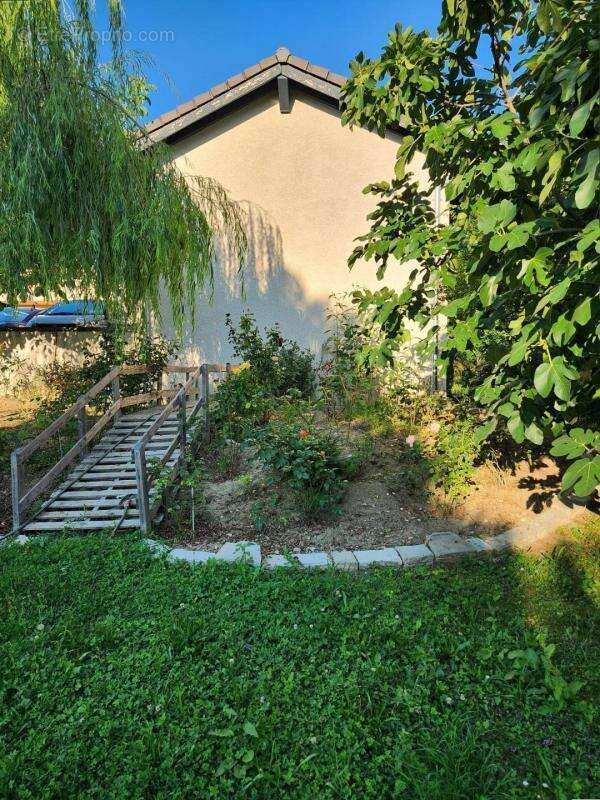 Maison à VETRAZ-MONTHOUX