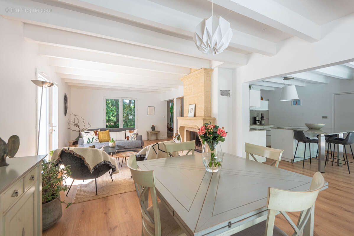 Maison à FARGUES-SAINT-HILAIRE