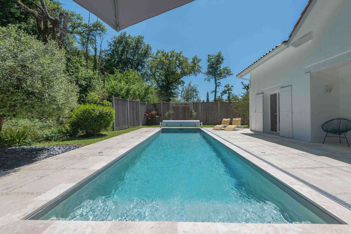 Maison à FARGUES-SAINT-HILAIRE