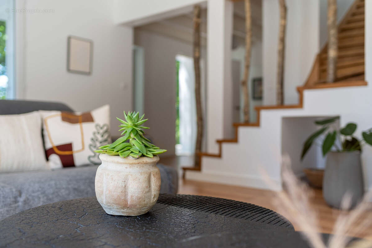 Maison à FARGUES-SAINT-HILAIRE