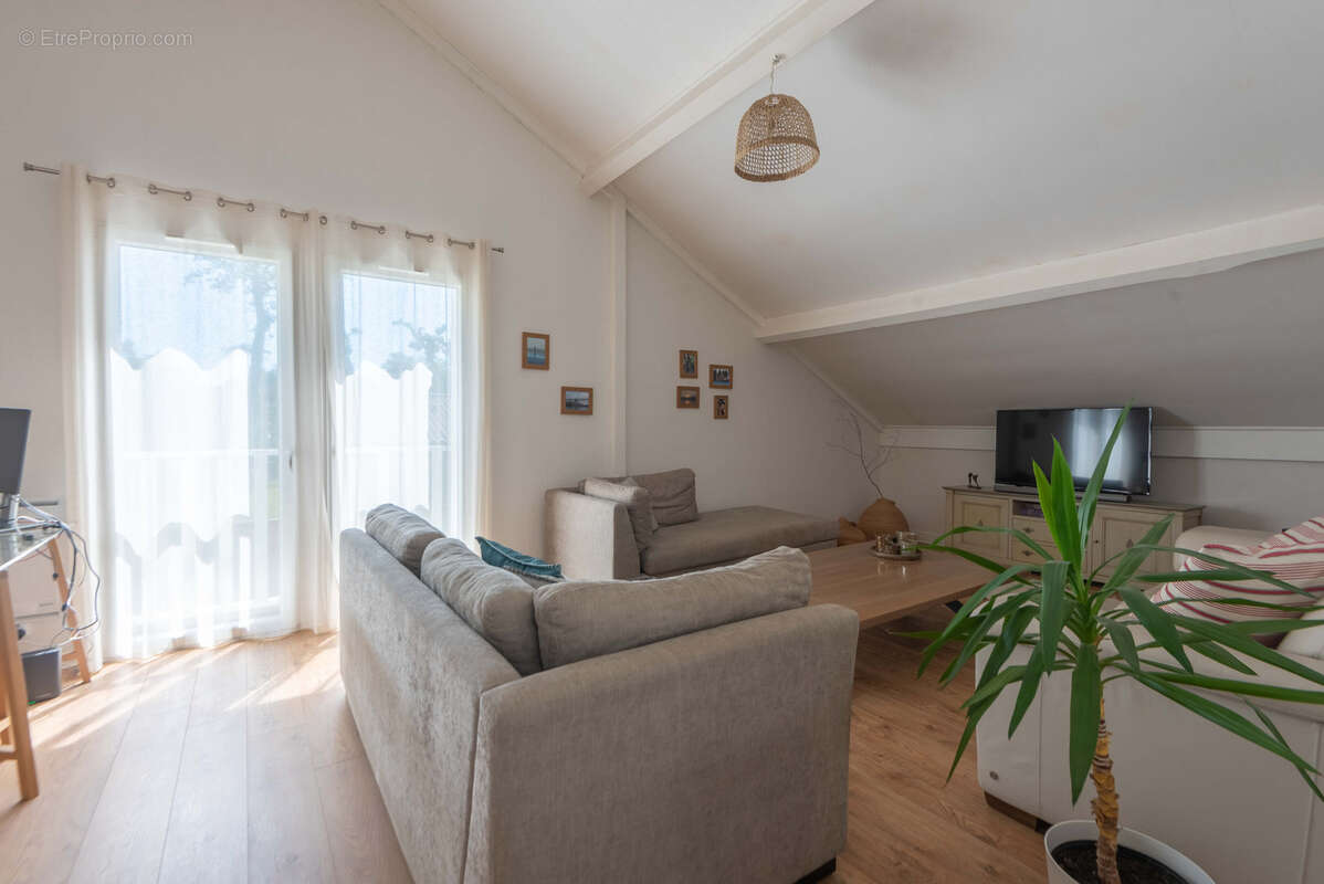 Maison à FARGUES-SAINT-HILAIRE