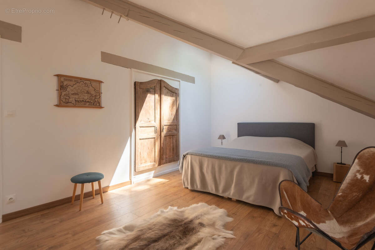 Maison à FARGUES-SAINT-HILAIRE