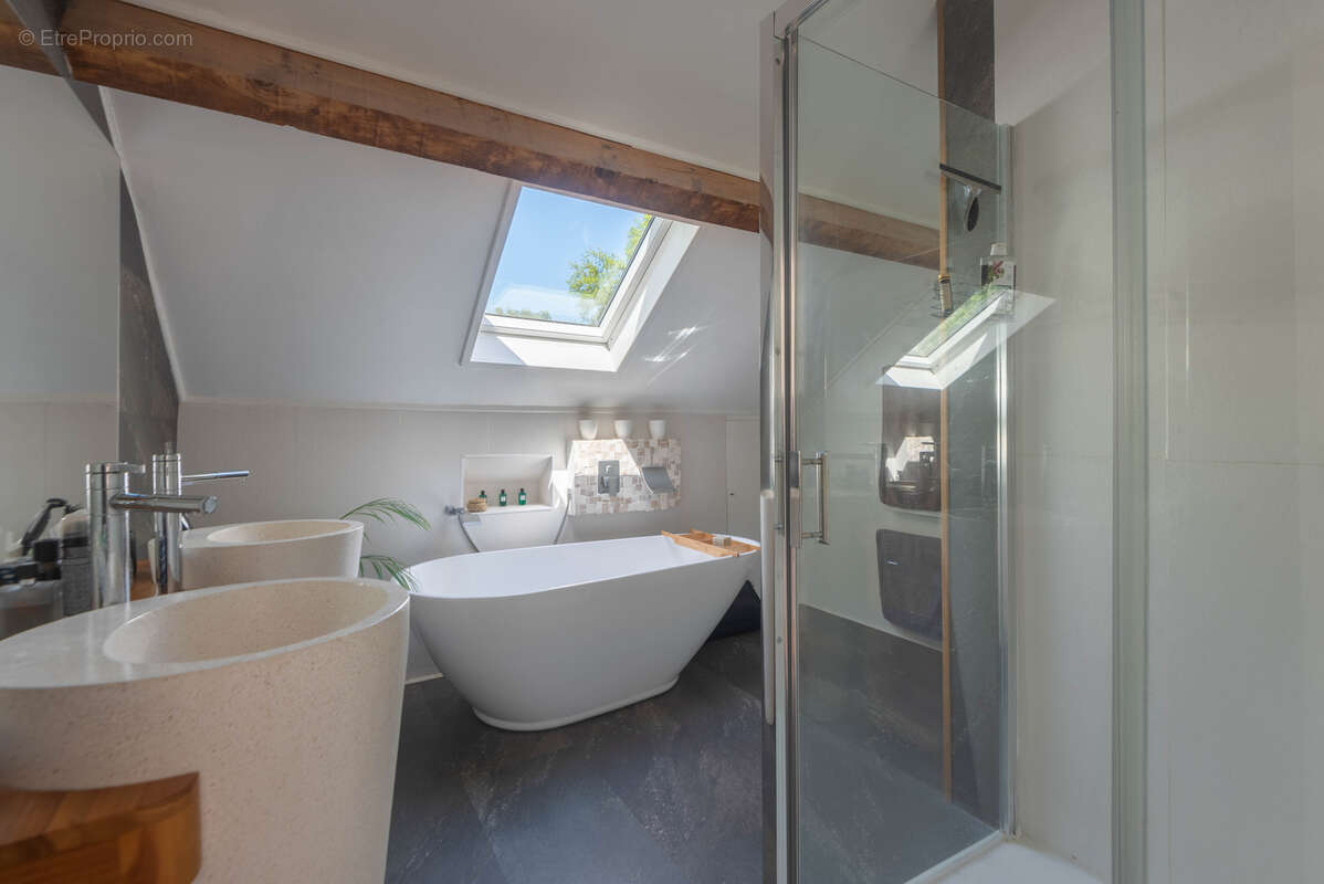 Maison à FARGUES-SAINT-HILAIRE