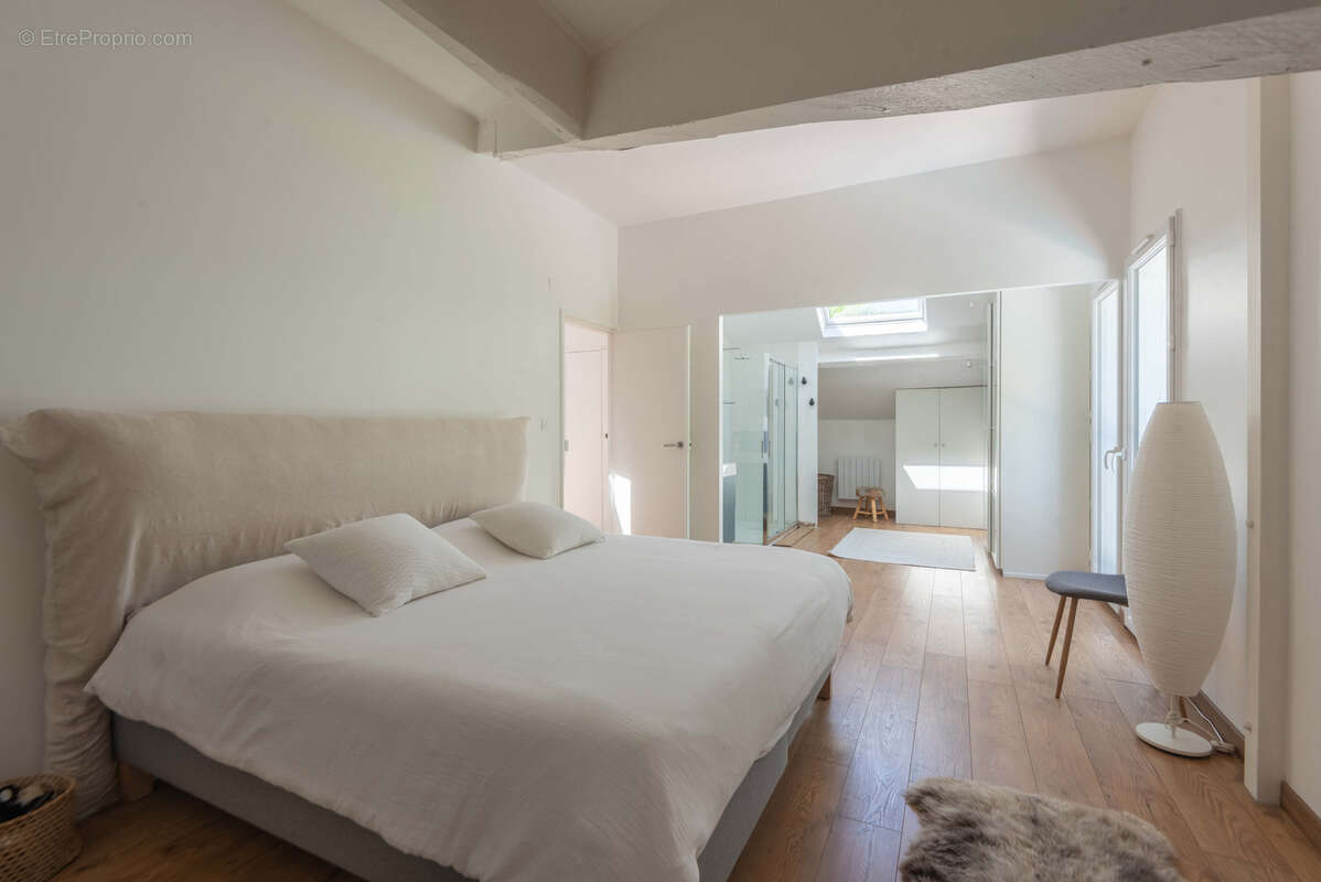 Maison à FARGUES-SAINT-HILAIRE