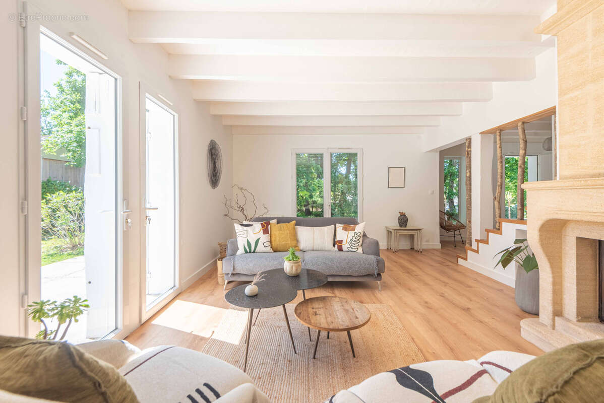 Maison à FARGUES-SAINT-HILAIRE