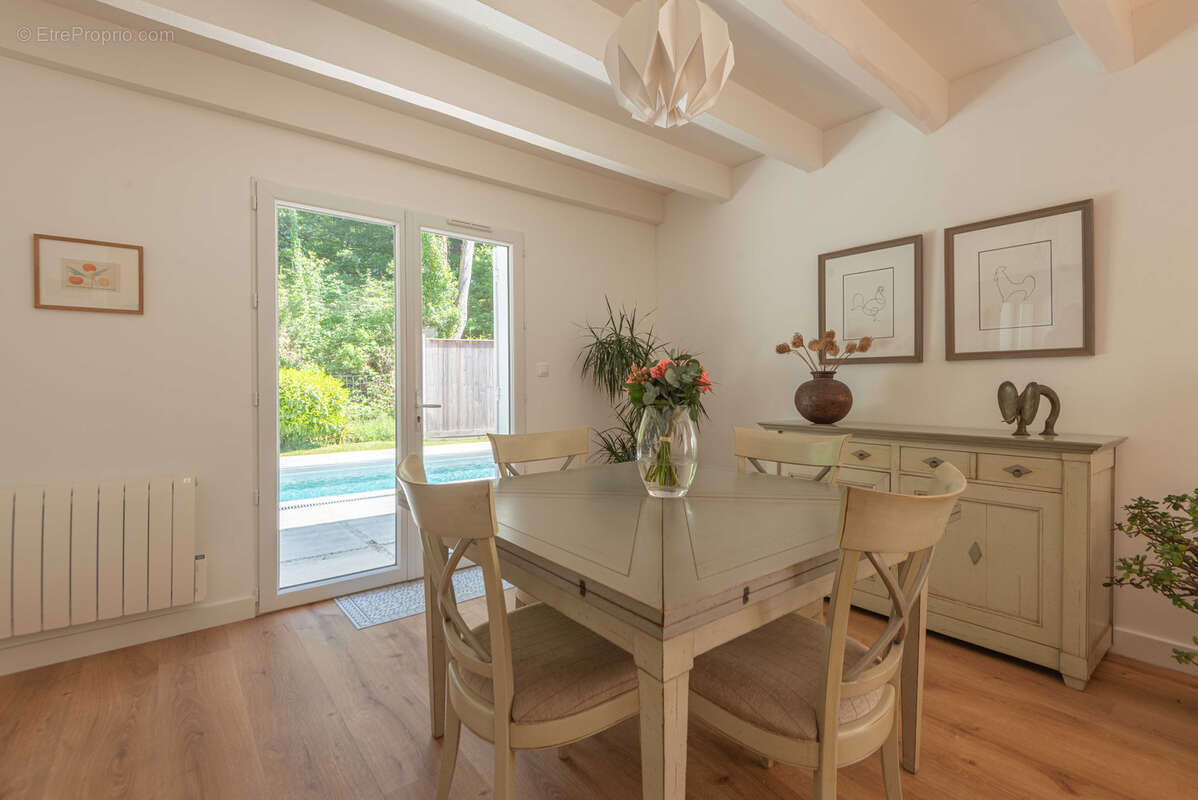 Maison à FARGUES-SAINT-HILAIRE