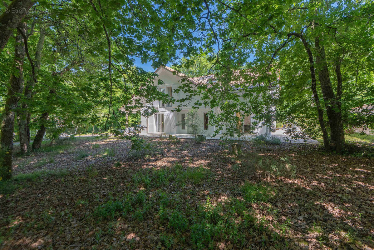 Maison à FARGUES-SAINT-HILAIRE