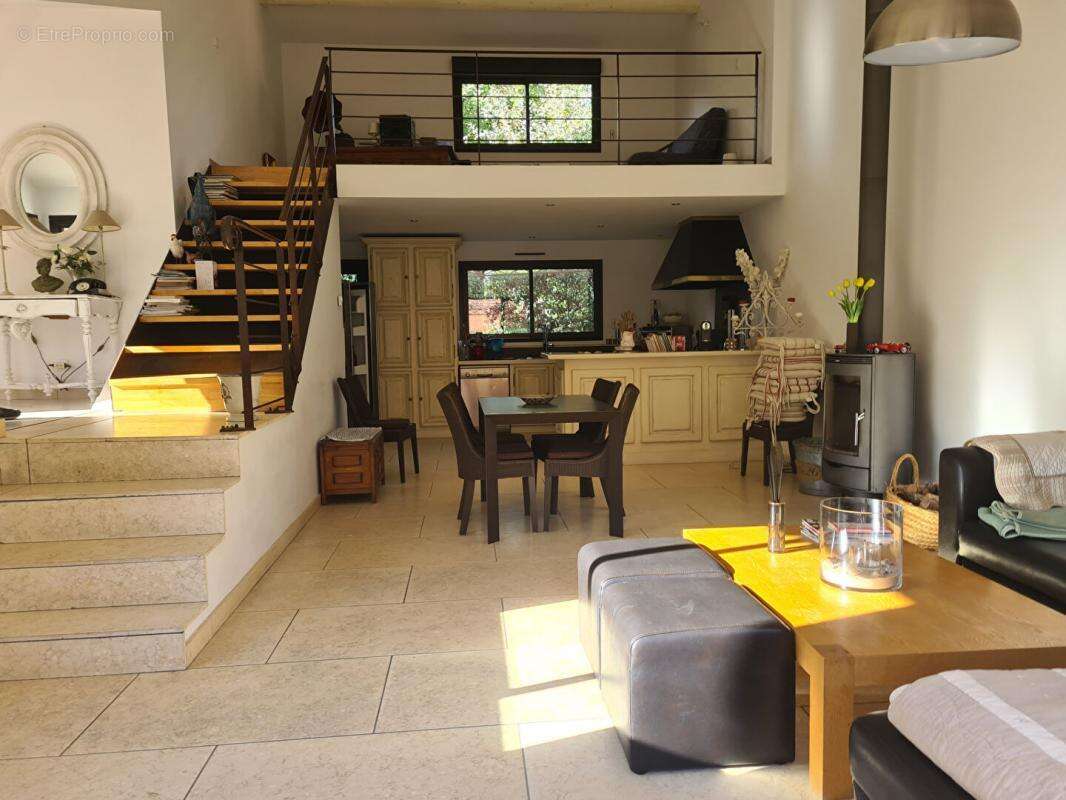 Maison à ROUSSILLON