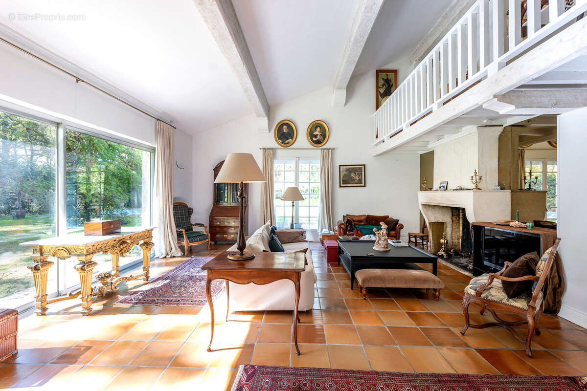 Maison à BLANQUEFORT