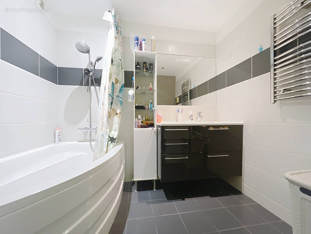 Appartement à SAINT-GENIS-LAVAL