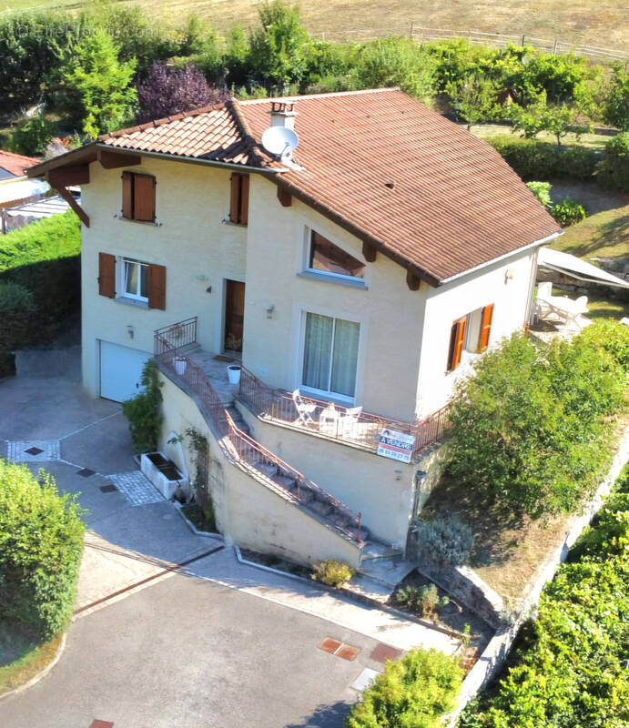 Maison à VAUX-EN-BUGEY