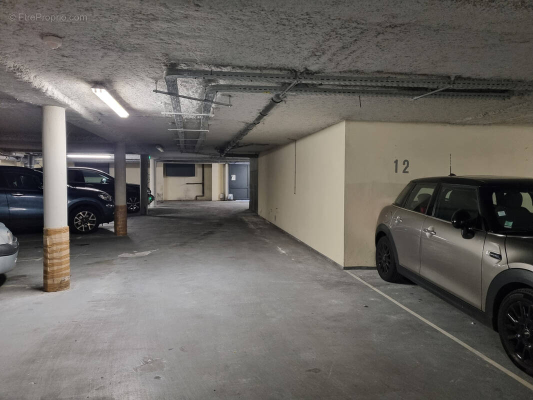 Parking à BORDEAUX