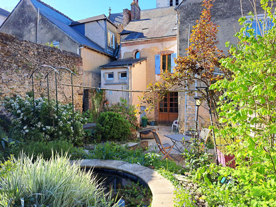 Maison à SAINT-CALAIS