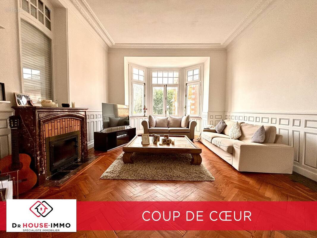 Maison à QUIEVRECHAIN