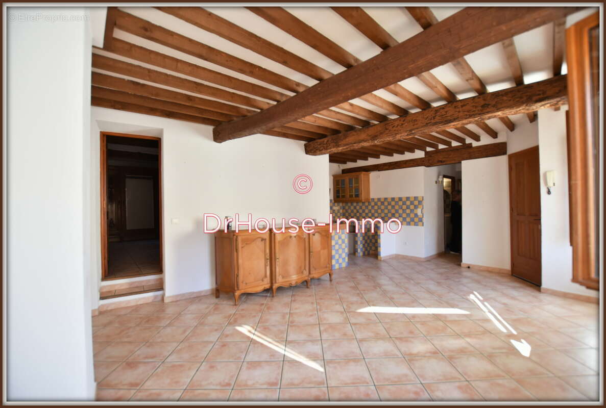 Appartement à LORGUES