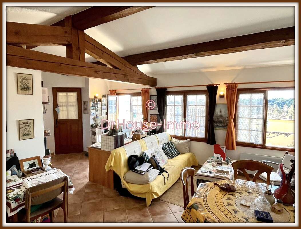 Appartement à LORGUES