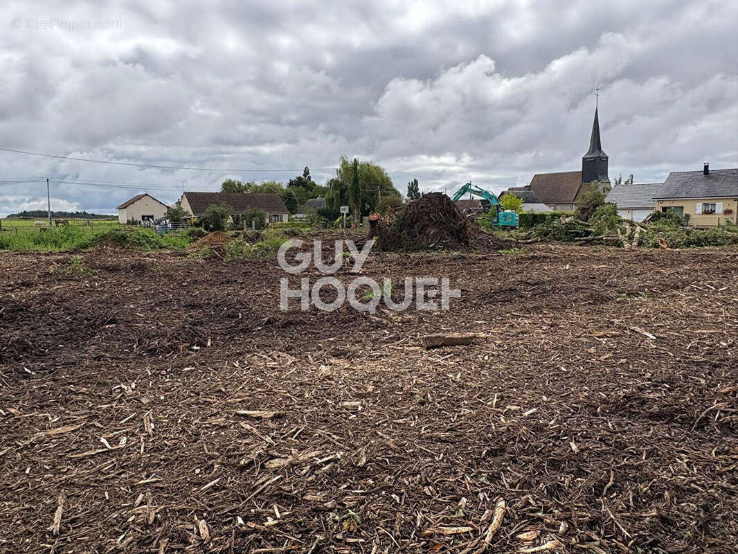 Terrain à ECAUVILLE