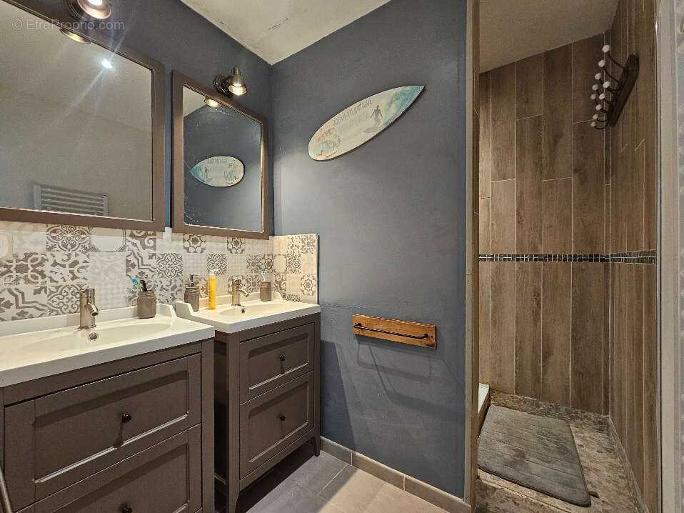 Maison à ROULLET-SAINT-ESTEPHE