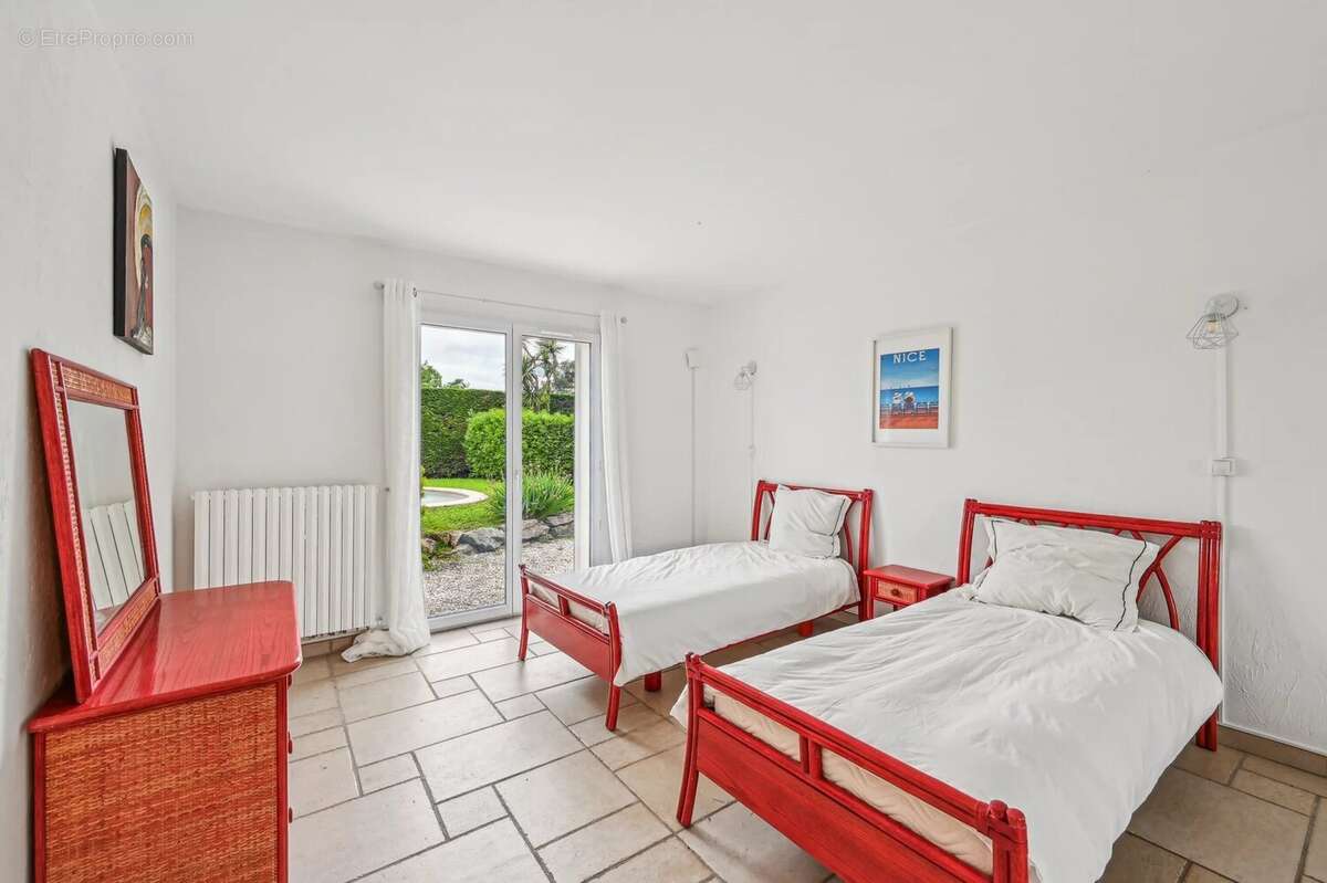 Maison à ROQUEFORT-LES-PINS