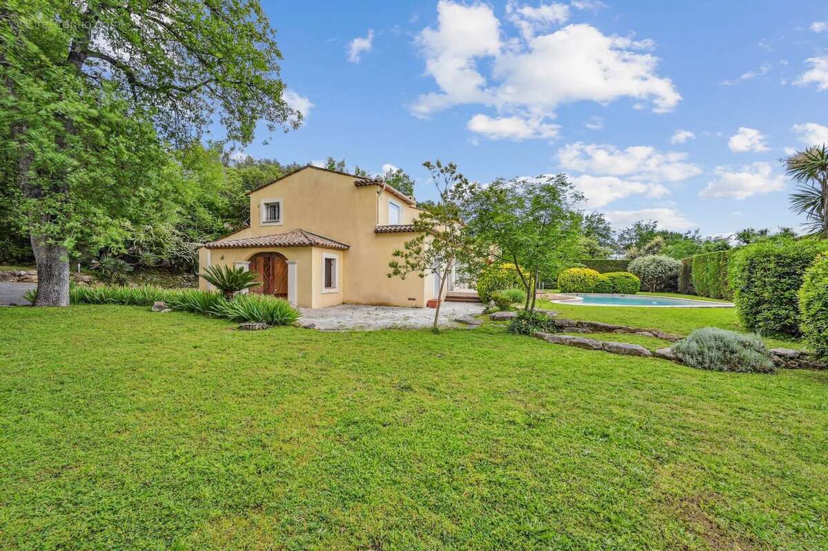 Maison à ROQUEFORT-LES-PINS