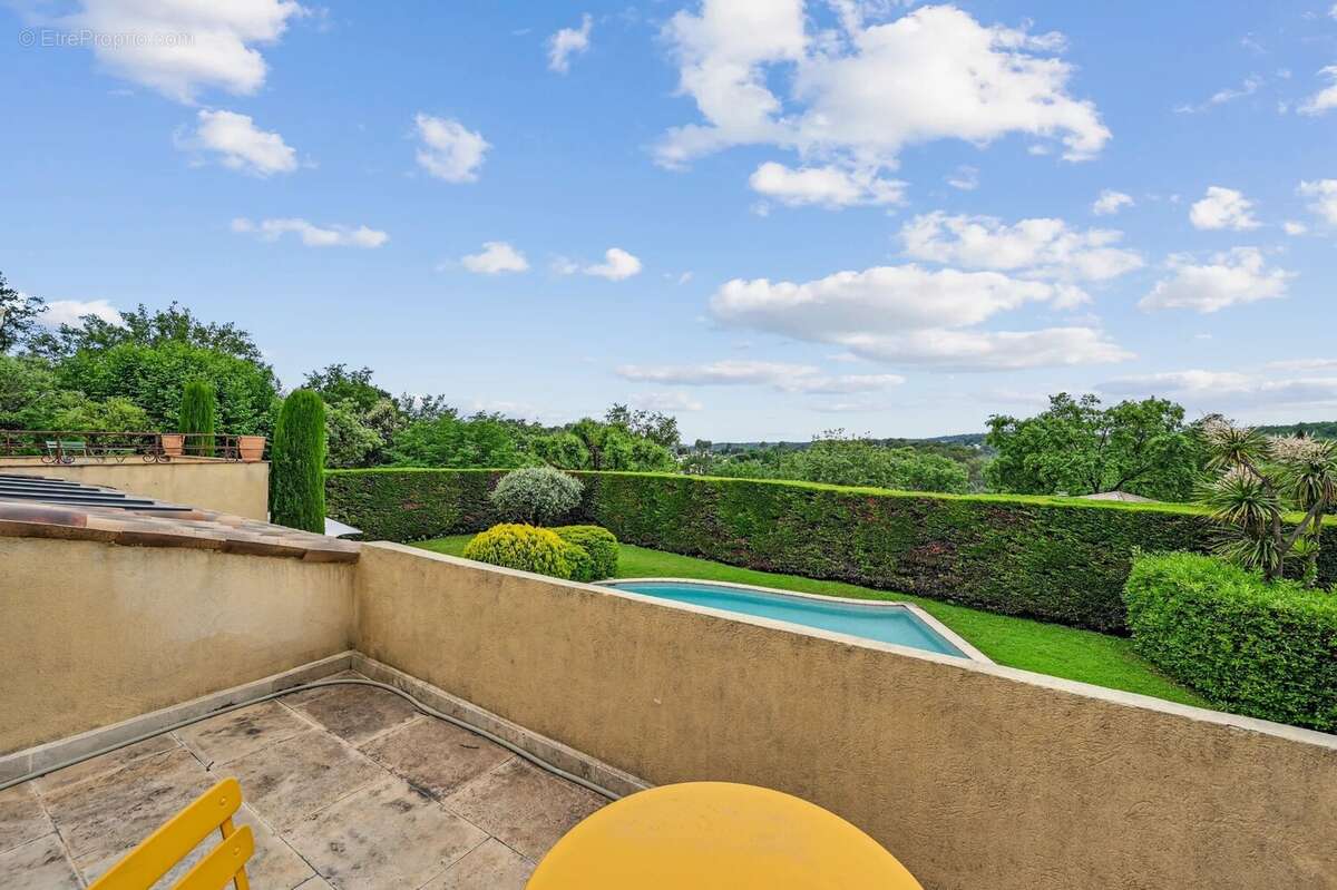 Maison à ROQUEFORT-LES-PINS