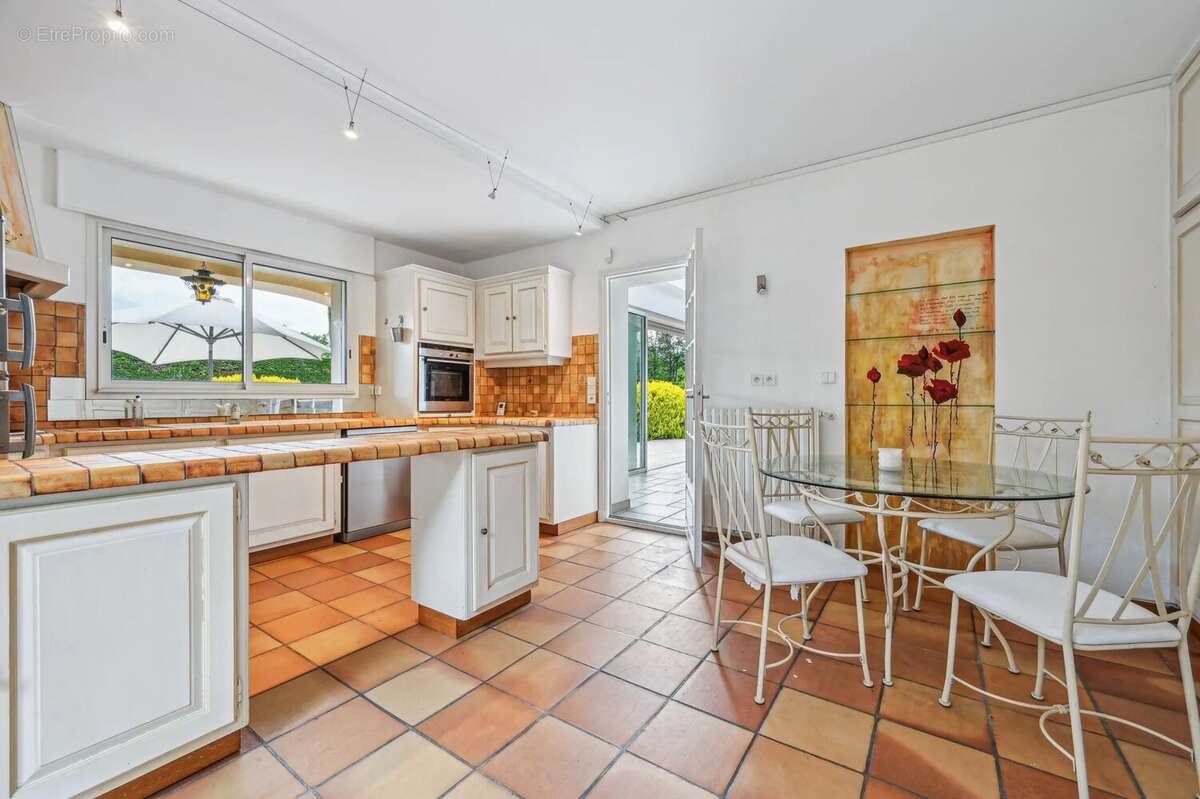 Maison à ROQUEFORT-LES-PINS