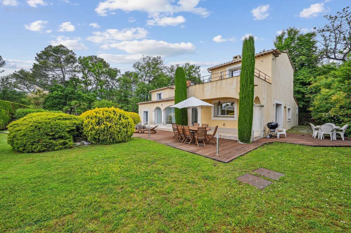 Maison à ROQUEFORT-LES-PINS