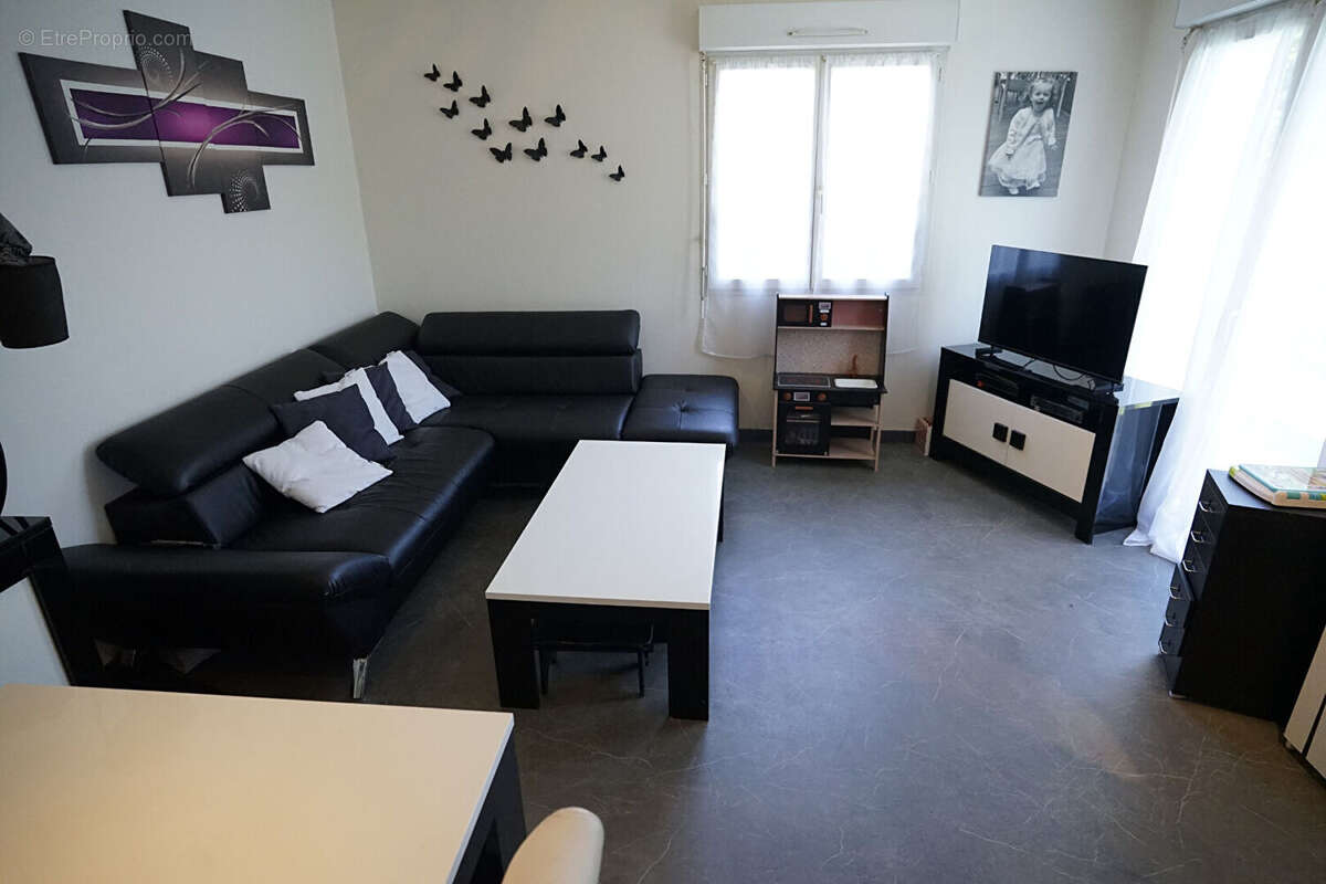 Maison à SAINT-BONNET-DE-MURE