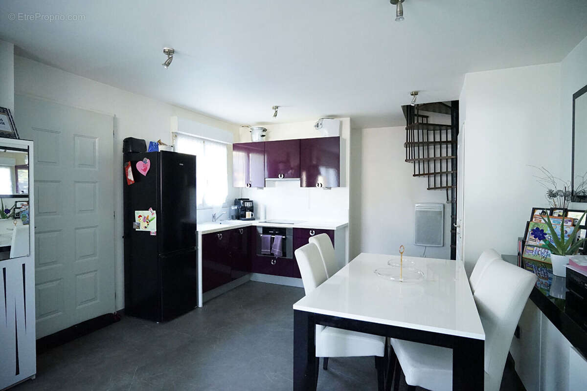 Maison à SAINT-BONNET-DE-MURE