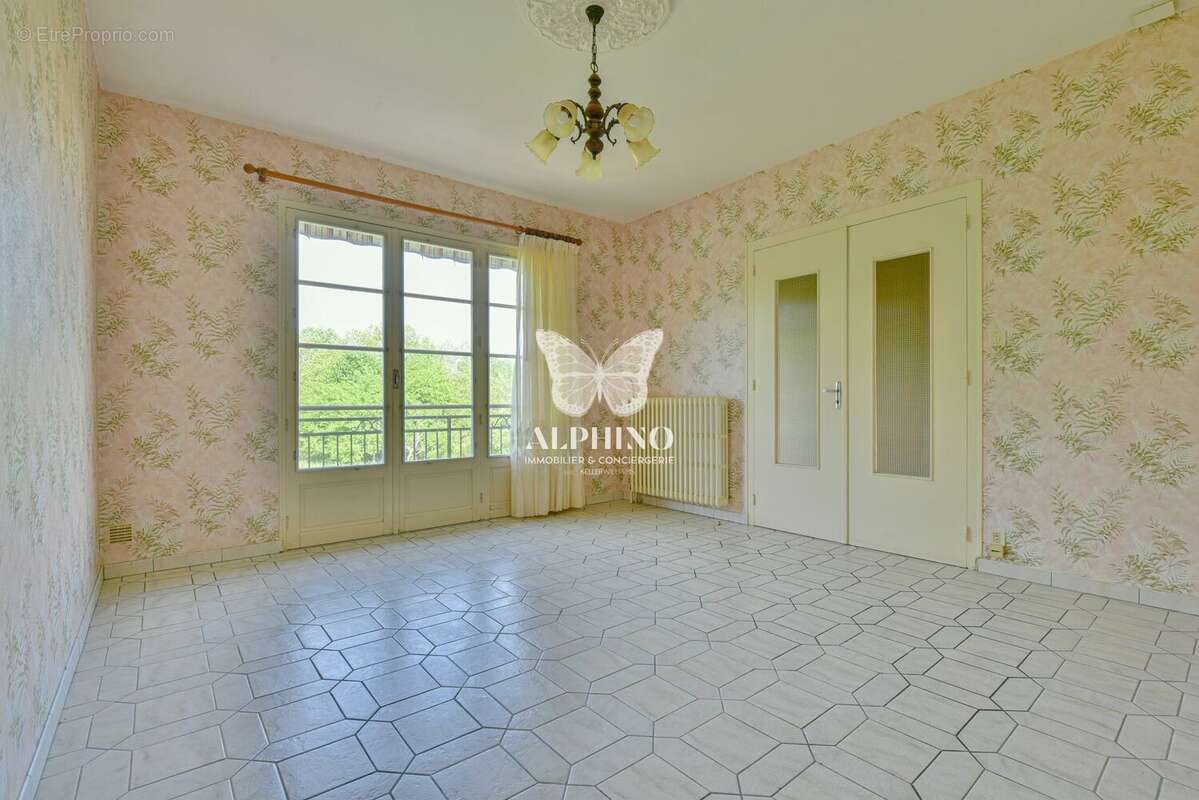 Maison à SAINT-JUNIEN