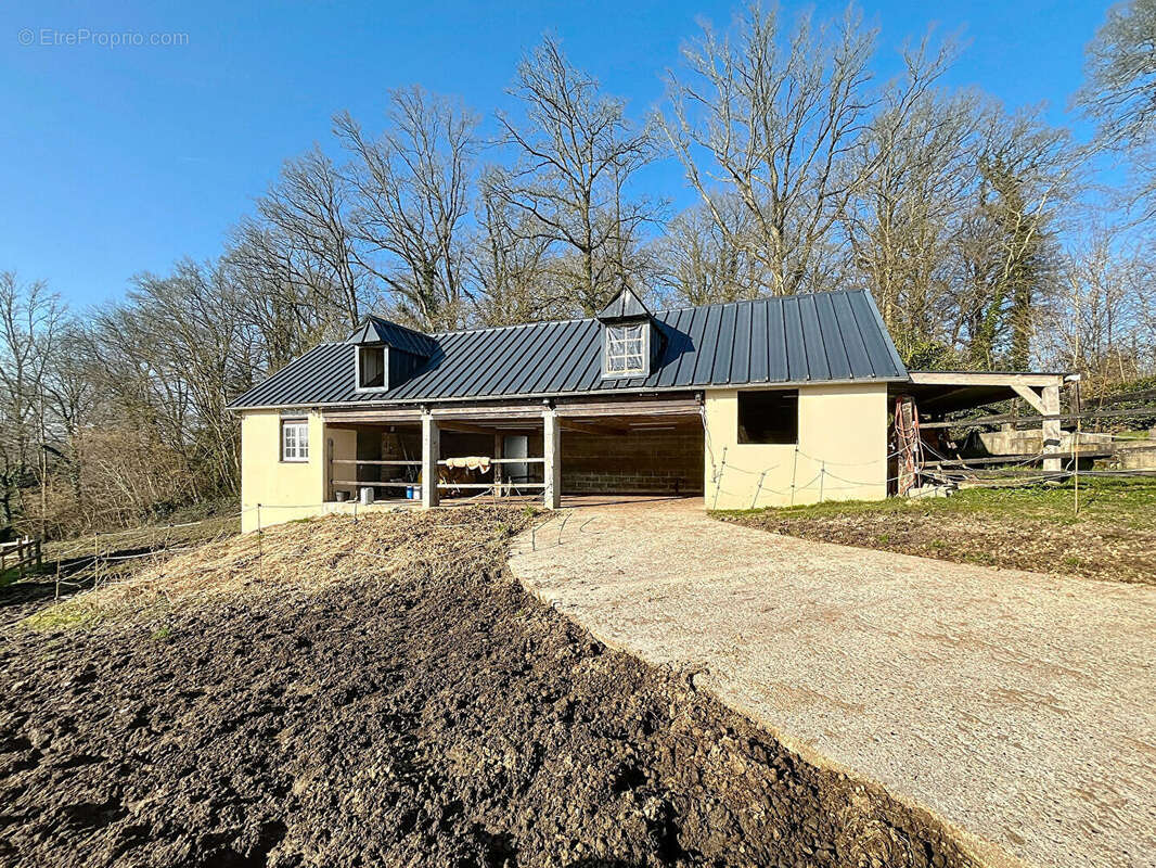 Maison à SAINT-GEORGES-DU-VIEVRE
