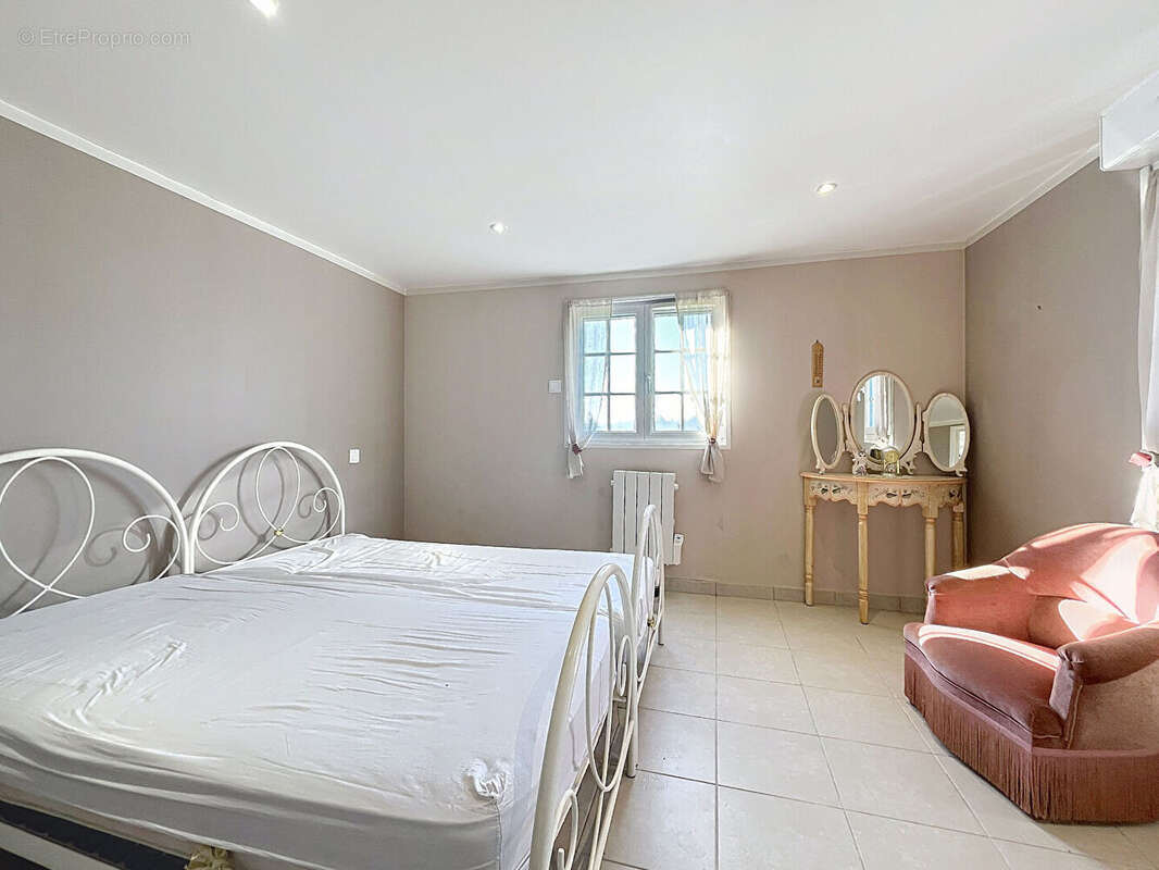 Maison à SAINT-GEORGES-DU-VIEVRE