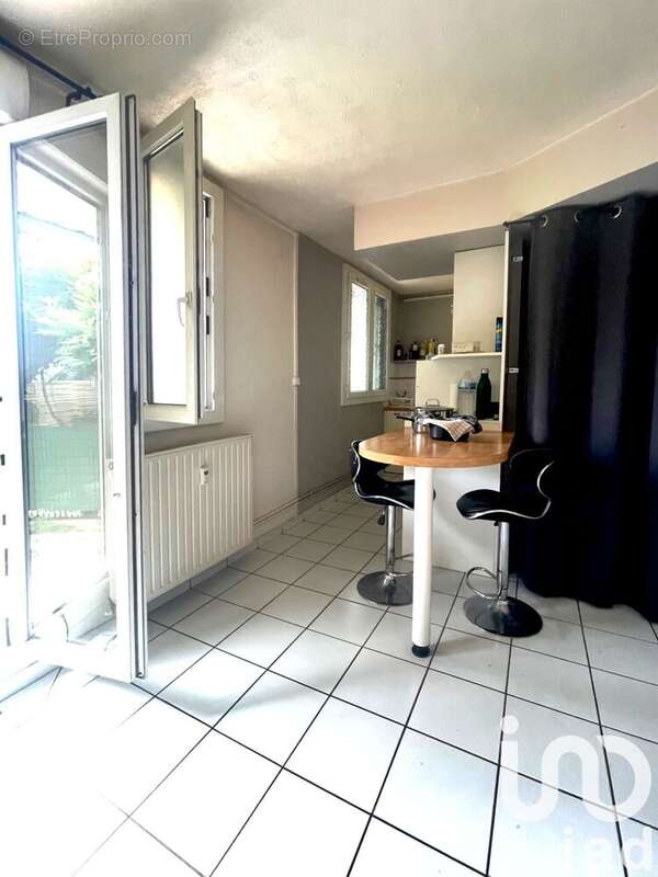 Photo 2 - Appartement à SORGUES