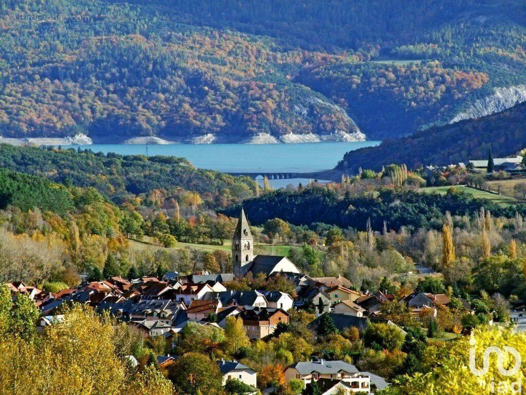 Photo 1 - Commerce à CHORGES