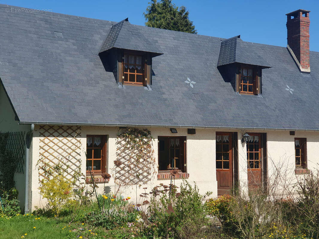 Maison à CORMEILLES