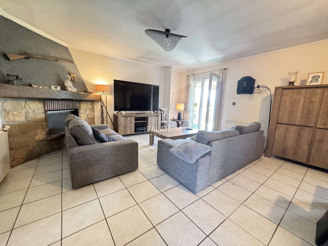 Maison à VINON-SUR-VERDON