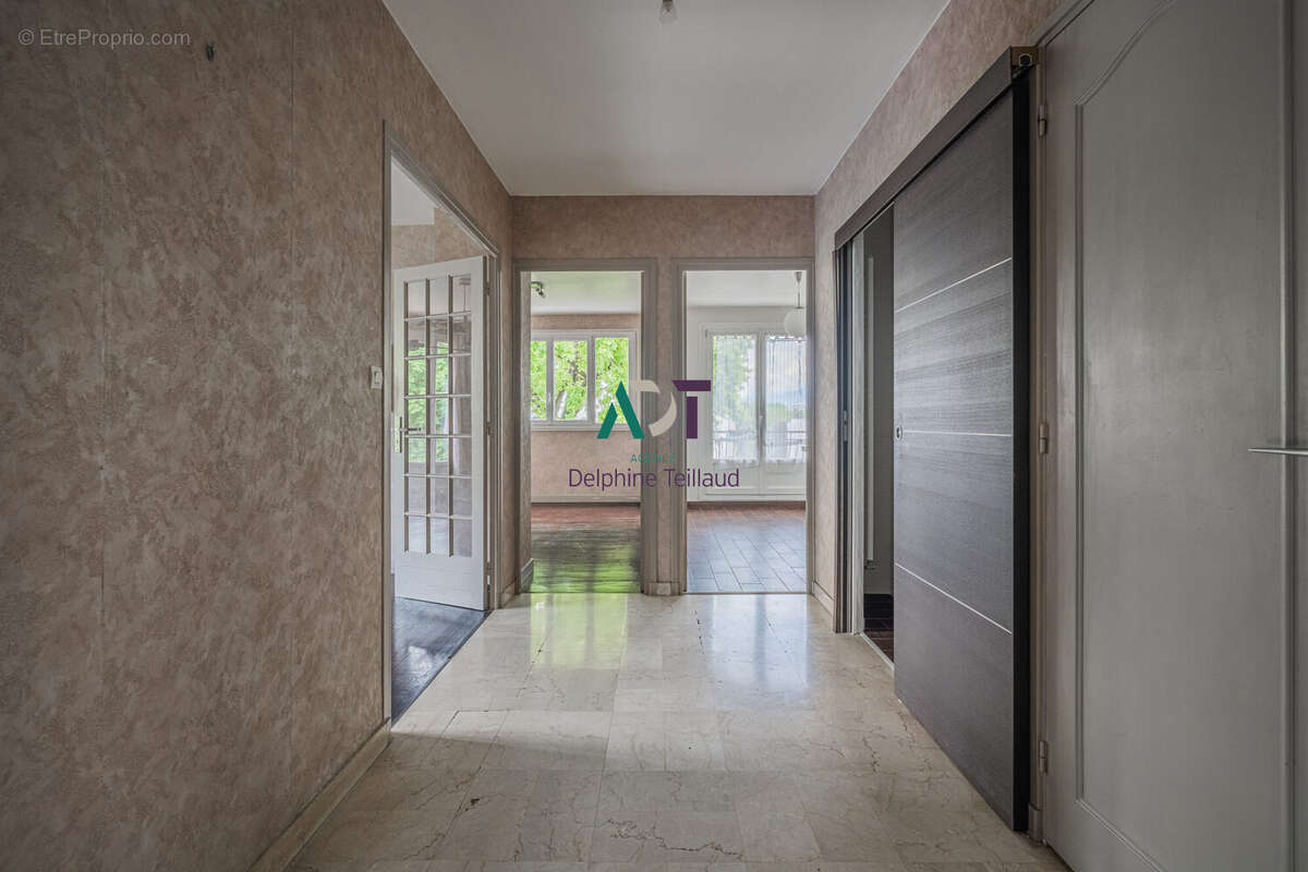 Appartement à MEYLAN