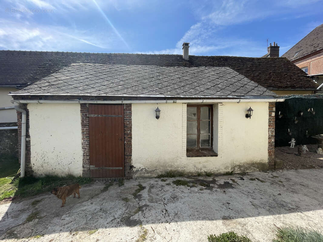 Maison à CHAMPROND-EN-GATINE