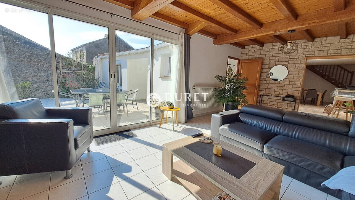 Maison à NIEUL-LE-DOLENT