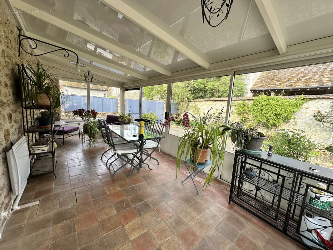 Maison à LA CELLE-LES-BORDES