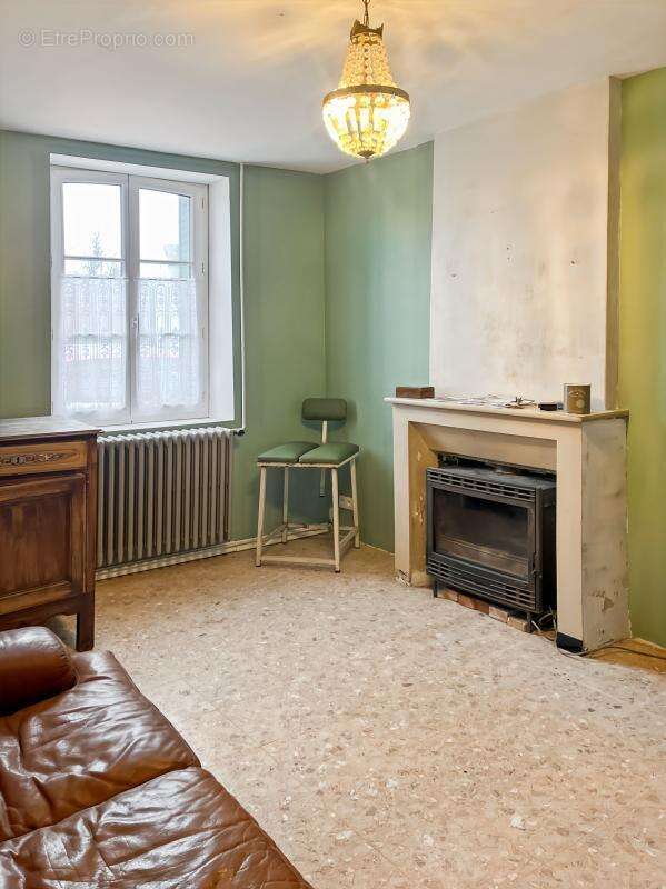 Maison à CHAUMONT-SUR-THARONNE