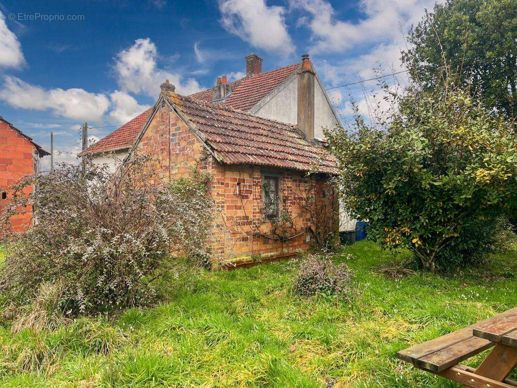Maison à CHAUMONT-SUR-THARONNE