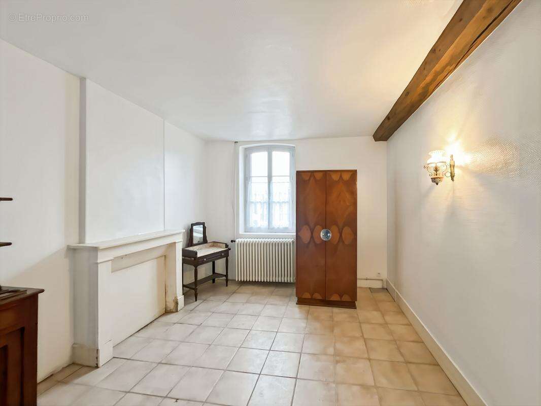 Maison à CHAUMONT-SUR-THARONNE