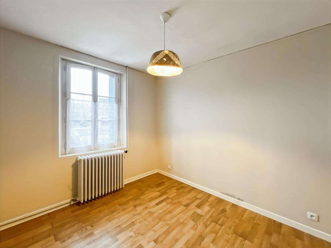 Maison à CHAUMONT-SUR-THARONNE