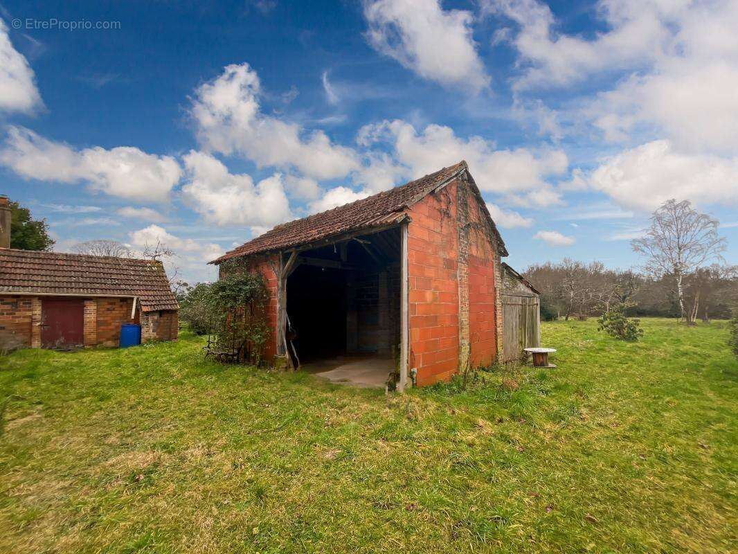 Maison à CHAUMONT-SUR-THARONNE