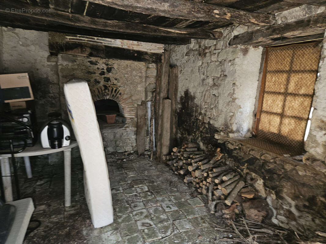 Maison à LUSSAC-LES-EGLISES