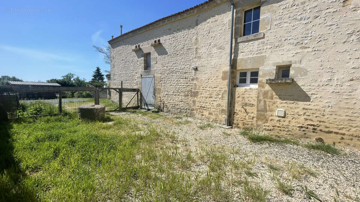 Maison à SAINT-HILAIRE-DES-LOGES