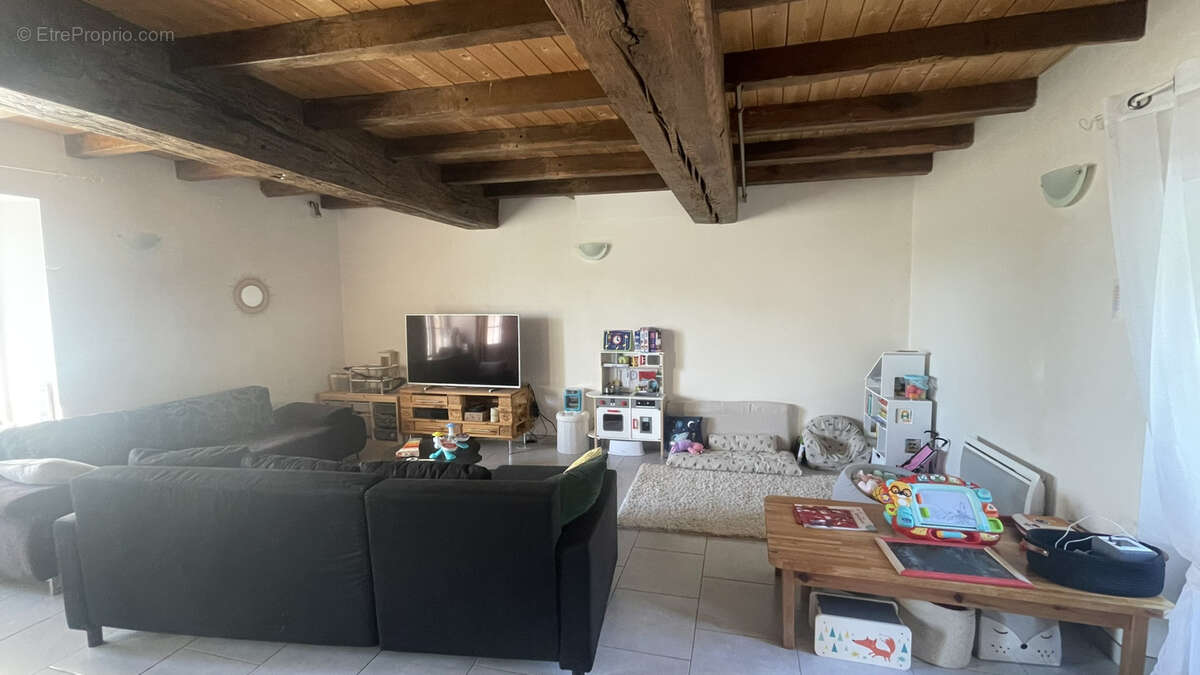 Maison à SAINT-HILAIRE-DES-LOGES