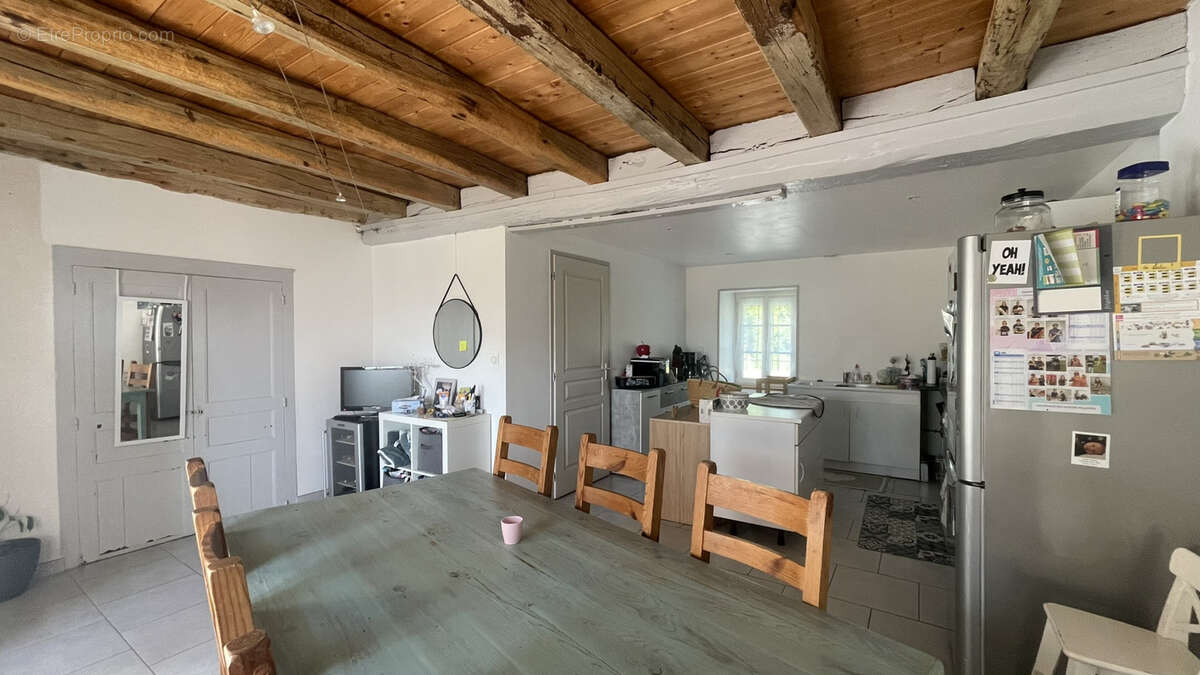 Maison à SAINT-HILAIRE-DES-LOGES