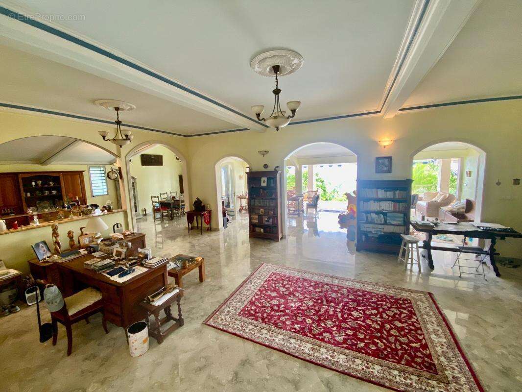 Maison à LES TROIS-ILETS